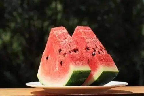 回家吃妈妈种的瓜,回忆妈妈种的瓜