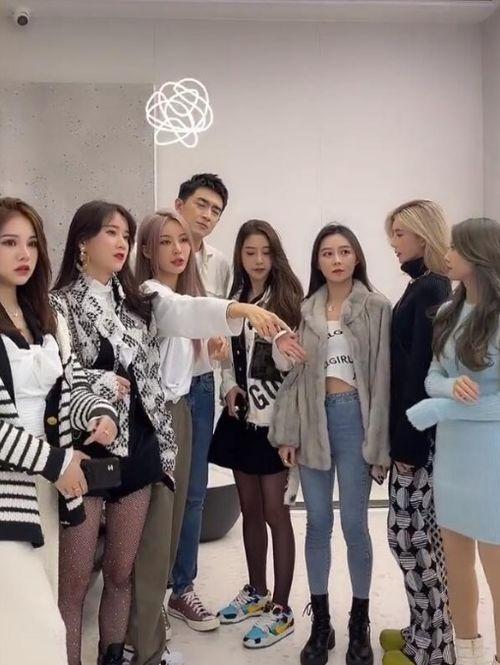 发廊网红老板的秘密,揭秘发廊网红老板的神秘商业帝国