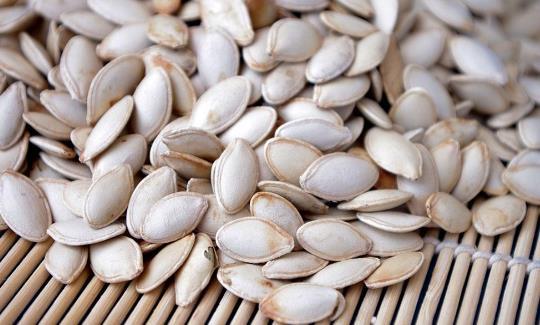 吃瓜用扣籽吗,如何轻松扣籽，享受夏日清凉